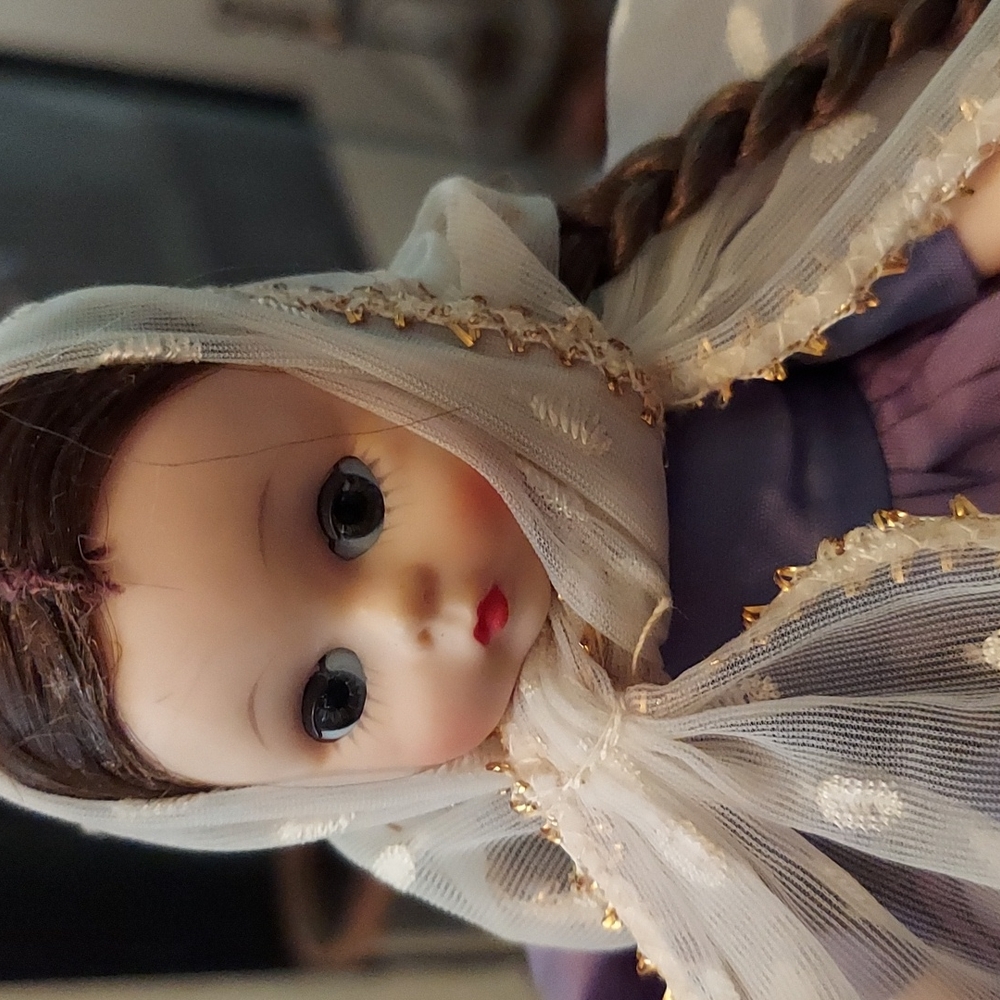 Madame Alexander "India" Doll - Picture 4 of 4
